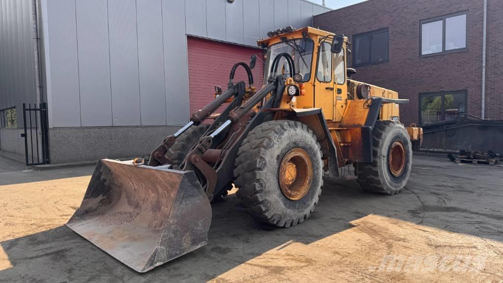 Volvo L 120 Kolesni nakladalci