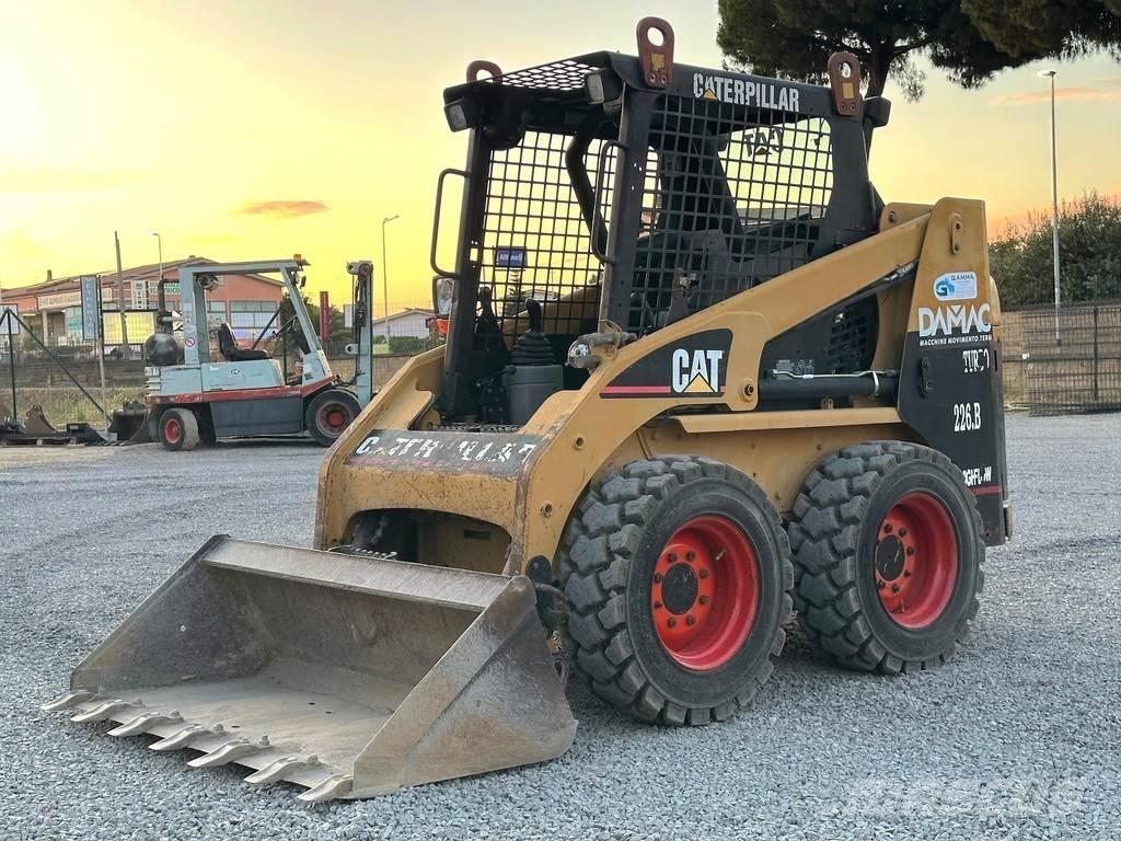 CAT 226BHF Mini nakladalci