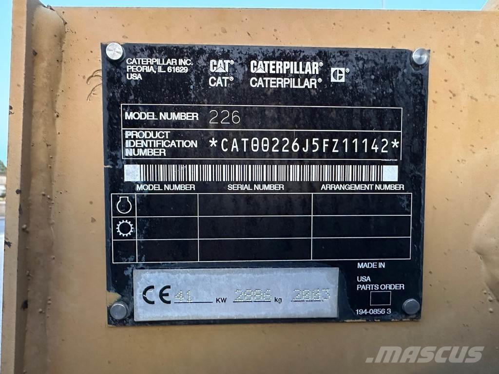 CAT 226BHF Mini nakladalci