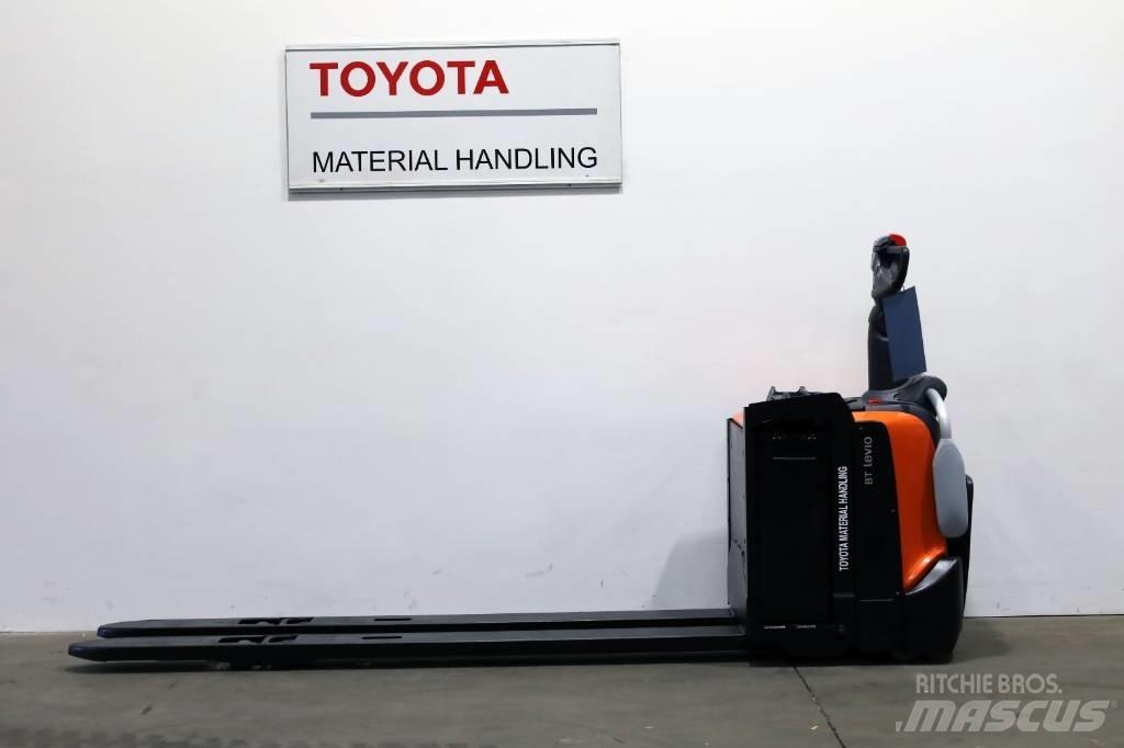 Toyota LPE 250 Električni nizko dvižni viličar s stojiščem
