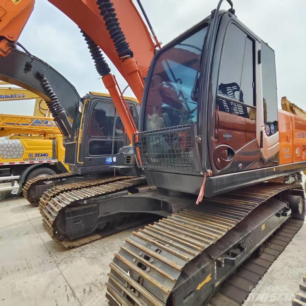 Hitachi ZX 210 Bagri goseničarji