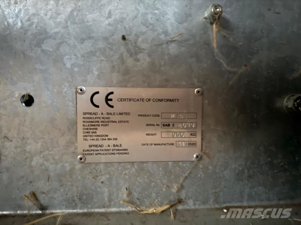  Spread-a-Bale Mini Rezač za bale, oprema za rezanje in odvijanje bal