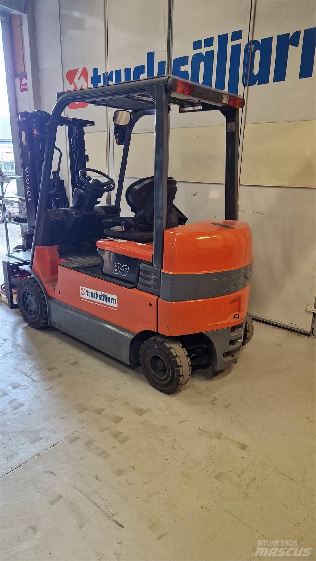 Toyota 7FBMF30 Električni viličarji