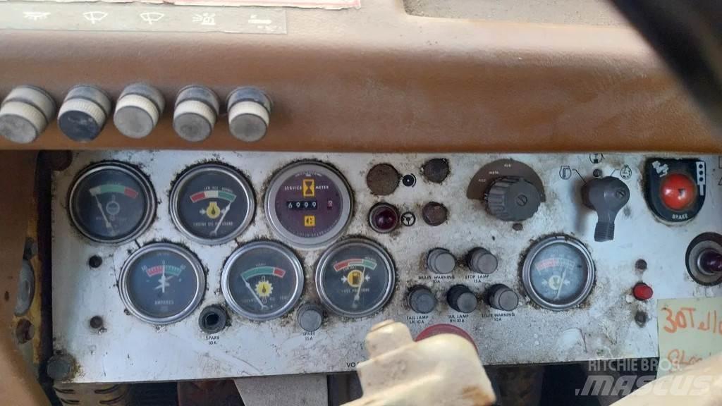 CAT 920 Kolesni nakladalci