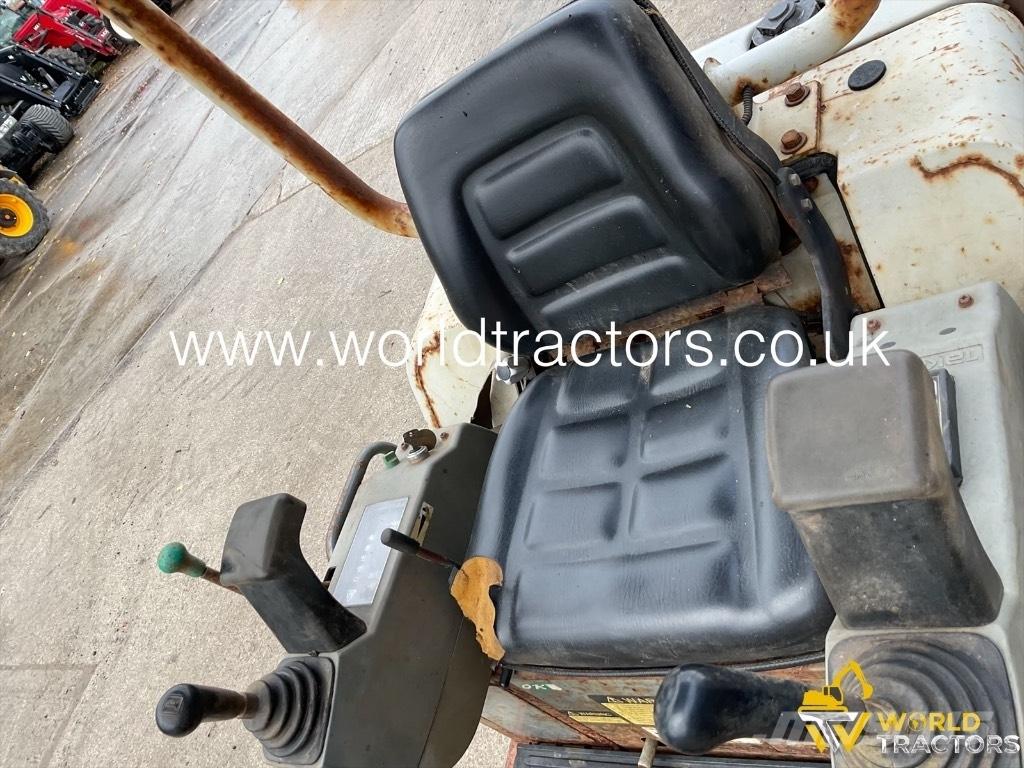 Takeuchi TB 016 Mini bagri <7t