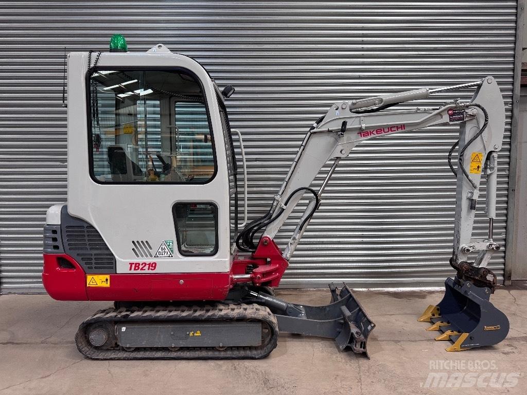 Takeuchi TB 219 Mini bagri <7t