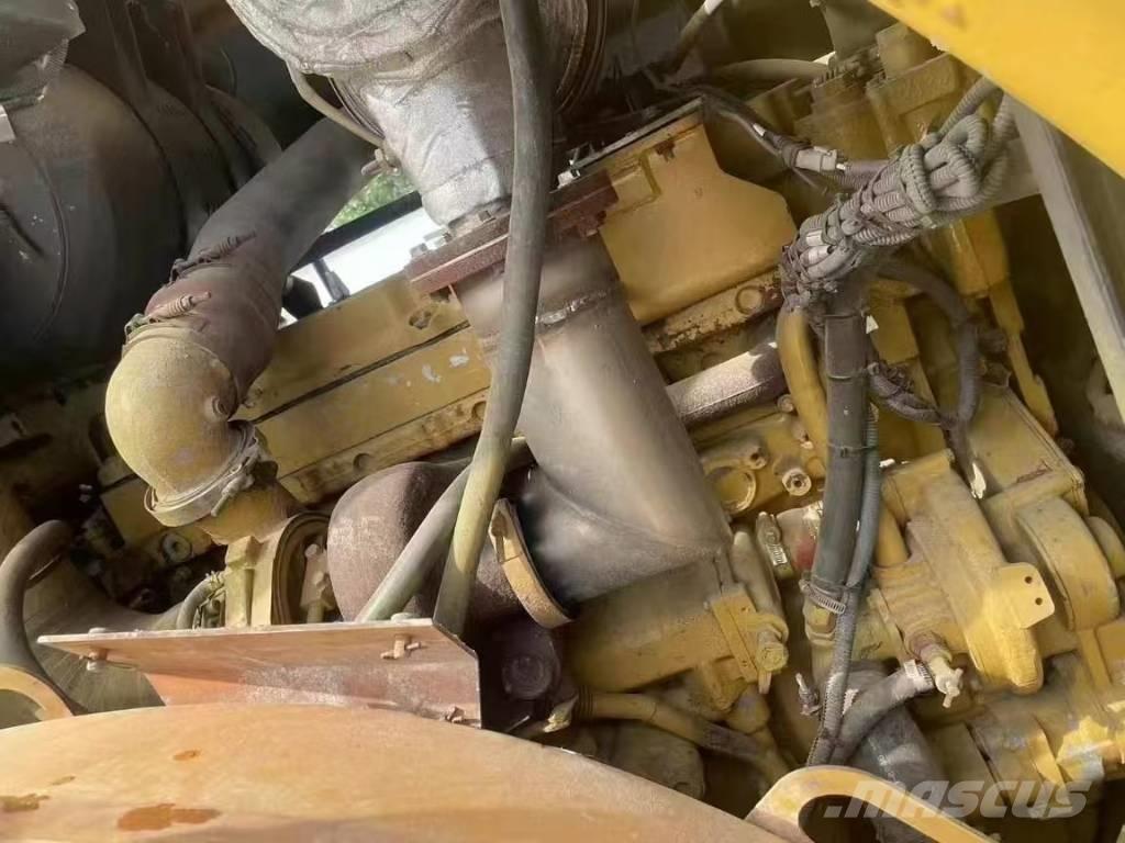 CAT 972 H Kolesni nakladalci