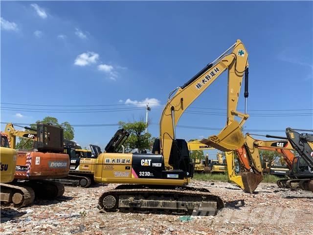 CAT 323D Bagri goseničarji