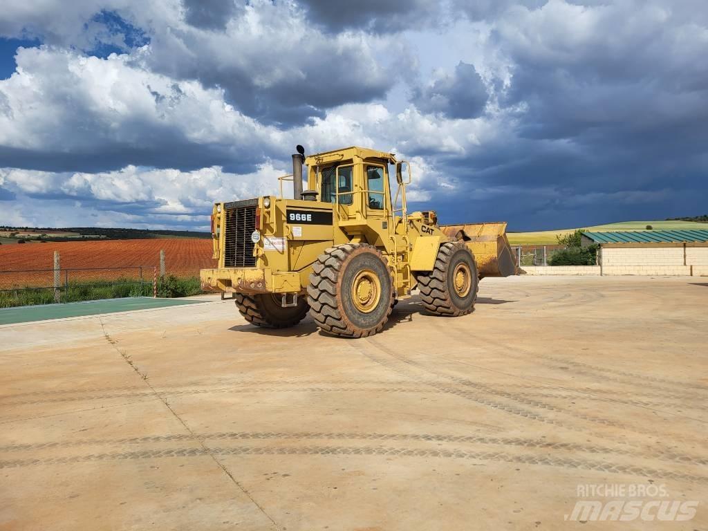 CAT 966E Kolesni nakladalci