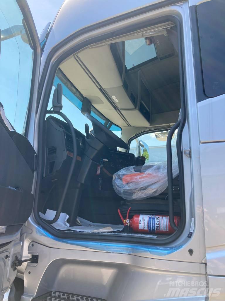 Volvo FH16-650 Tovornjaki z žerjavom