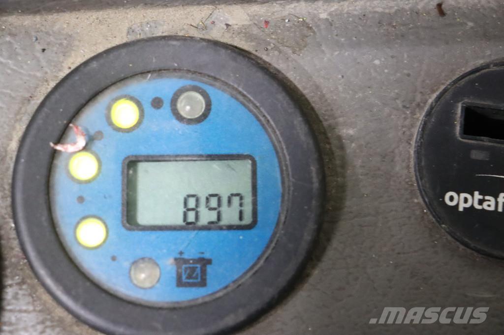 Nissan AJN160 Viličarji s pomičnim teleskopom