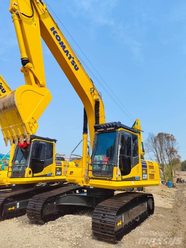 Komatsu PC 220 Bagri goseničarji