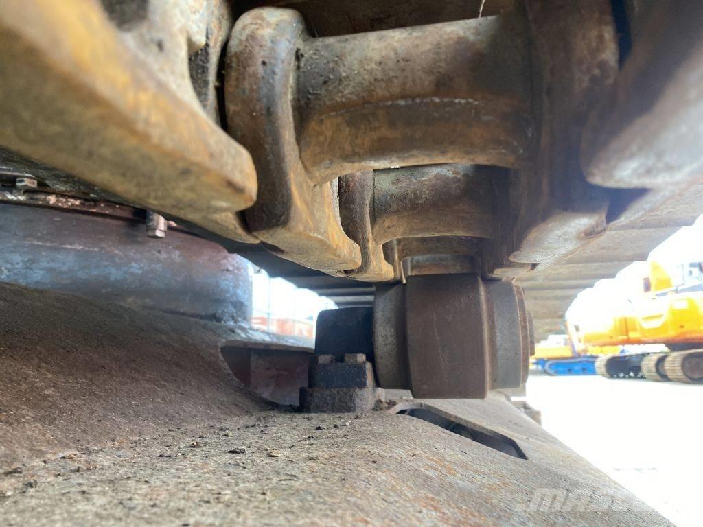 Hitachi EX 150 LC Bagri goseničarji