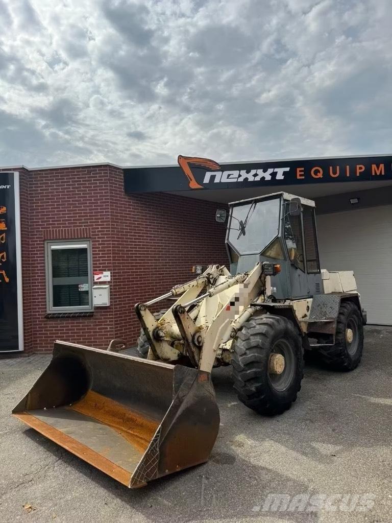 Atlas AR 72 Kolesni nakladalci