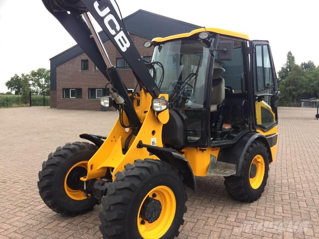 JCB 406 Kolesni nakladalci