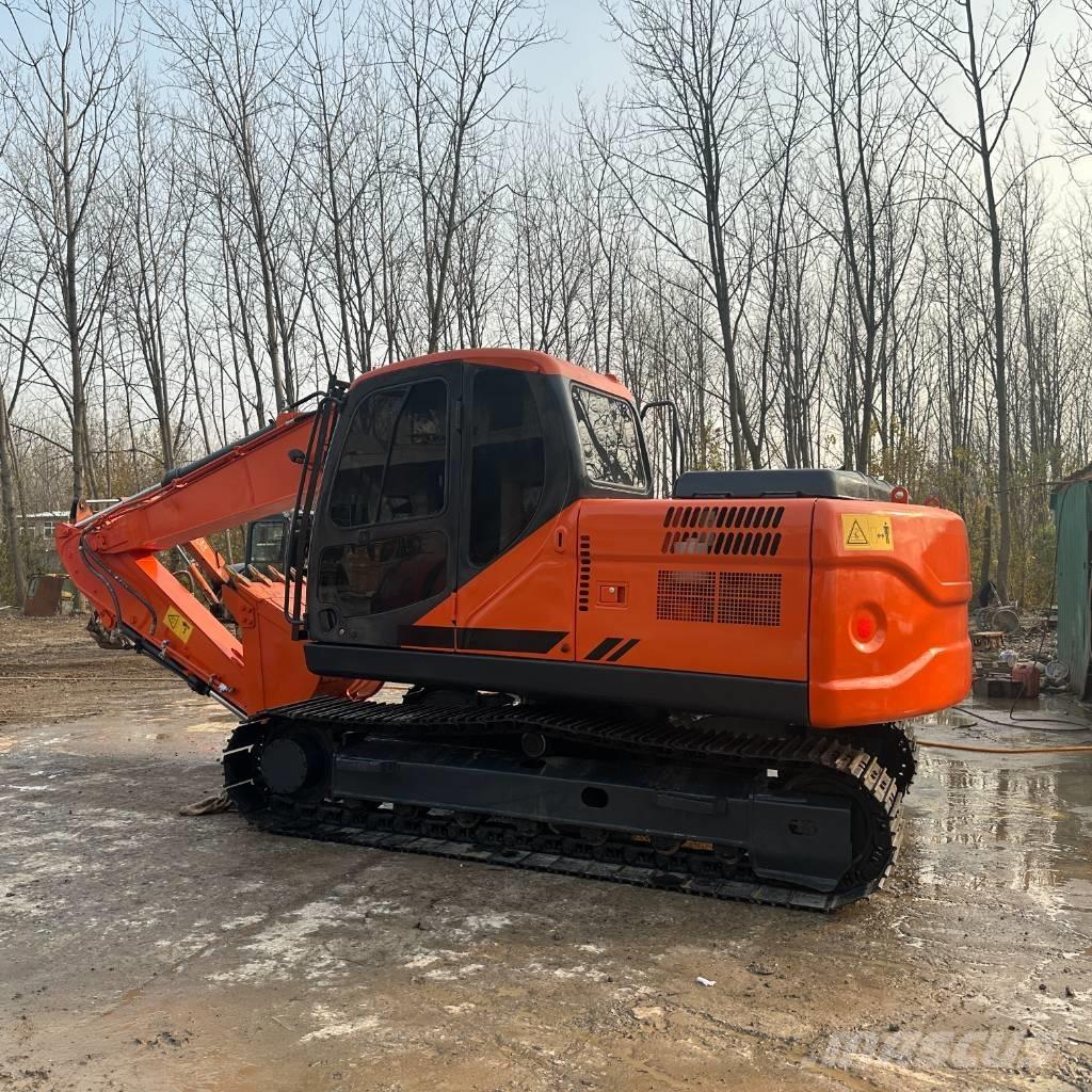 Doosan DX140 Bagri goseničarji