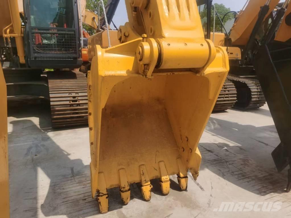 Komatsu PC 200-8 Bagri goseničarji