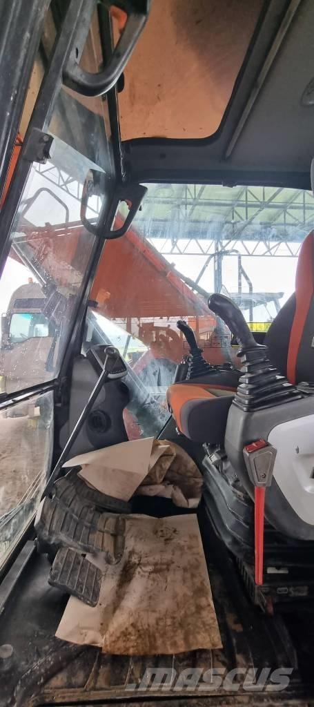 Doosan DX140LC-5 Bagri goseničarji