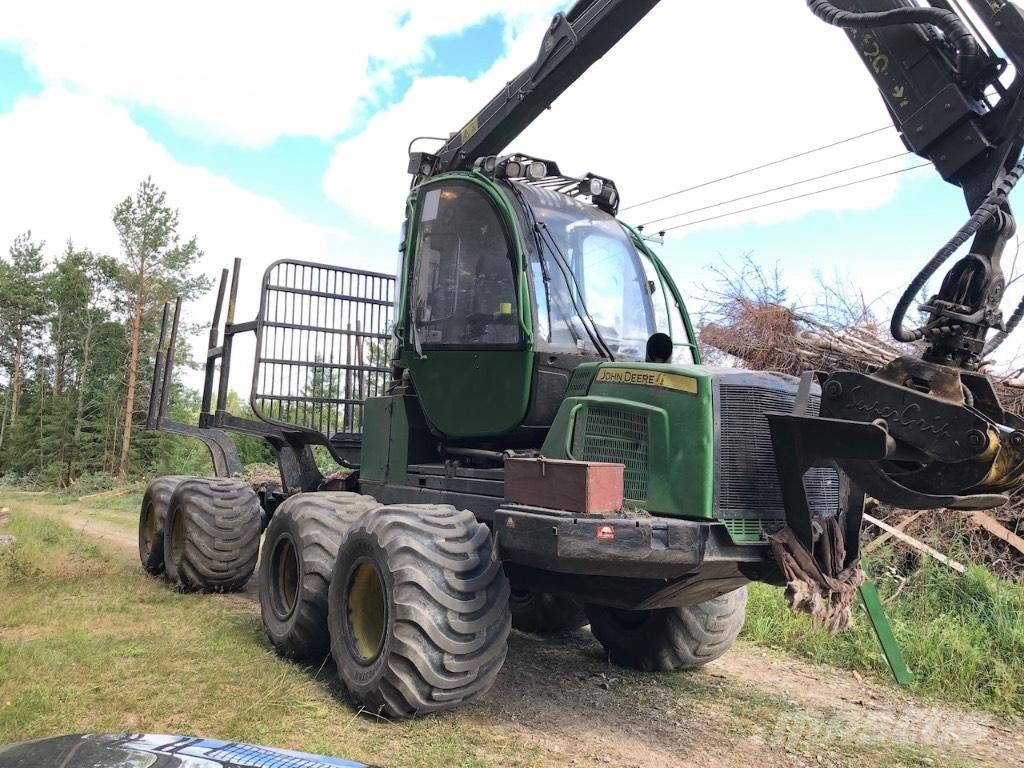 John Deere 810 E Forwarderji