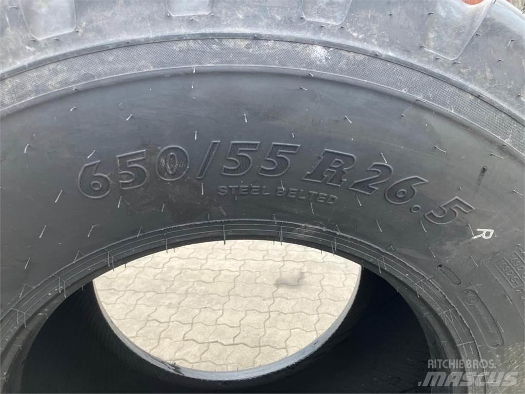 BKT 650/55R26,5 Gume, kolesa in platišča