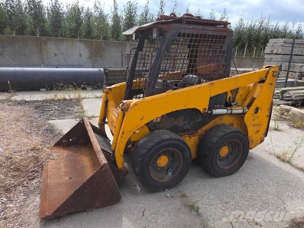 Komatsu SK 714 Skid steer mini nakladalci