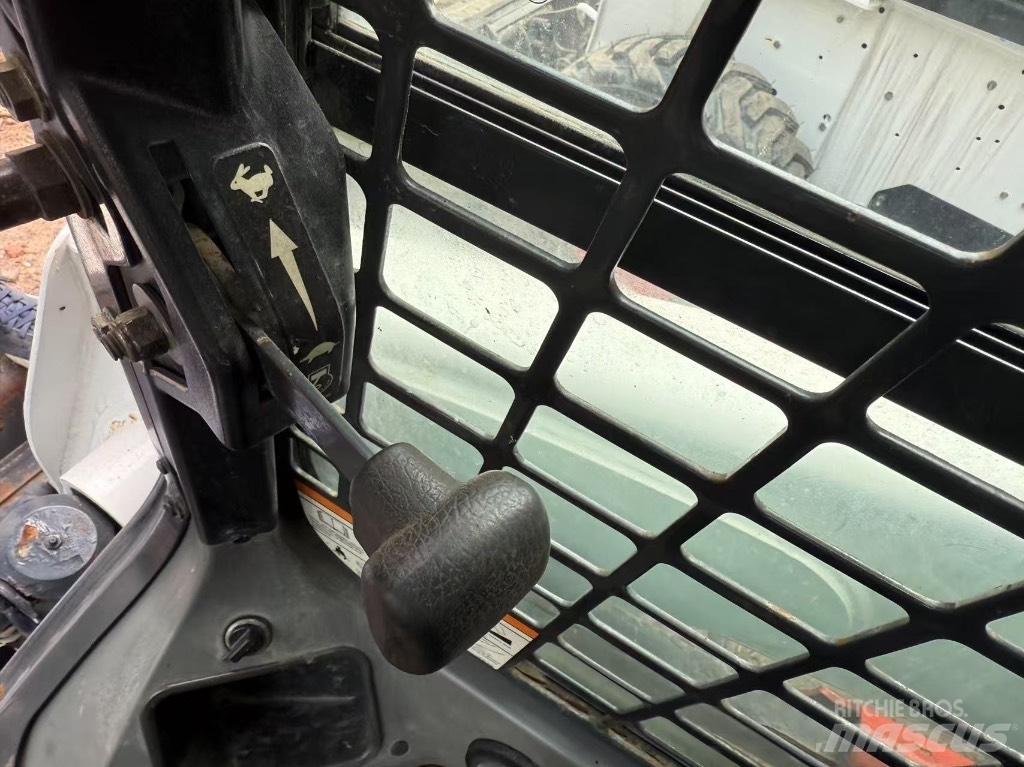 Bobcat S 220 S750 Skid steer mini nakladalci