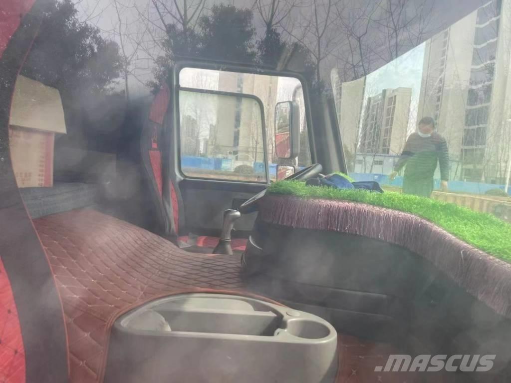 Howo 371 8x4 Kiper tovornjaki