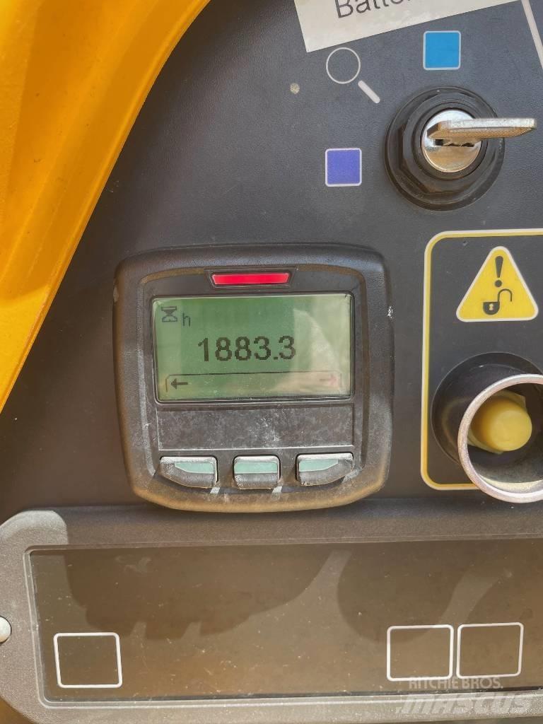 JLG 450 AJ Zglobne dvižne ploščadi