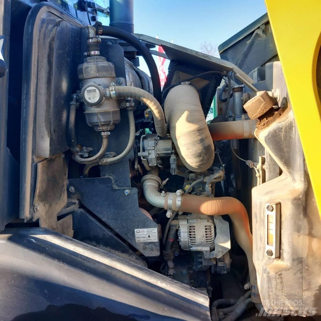 Komatsu WA80M-7 Kolesni nakladalci