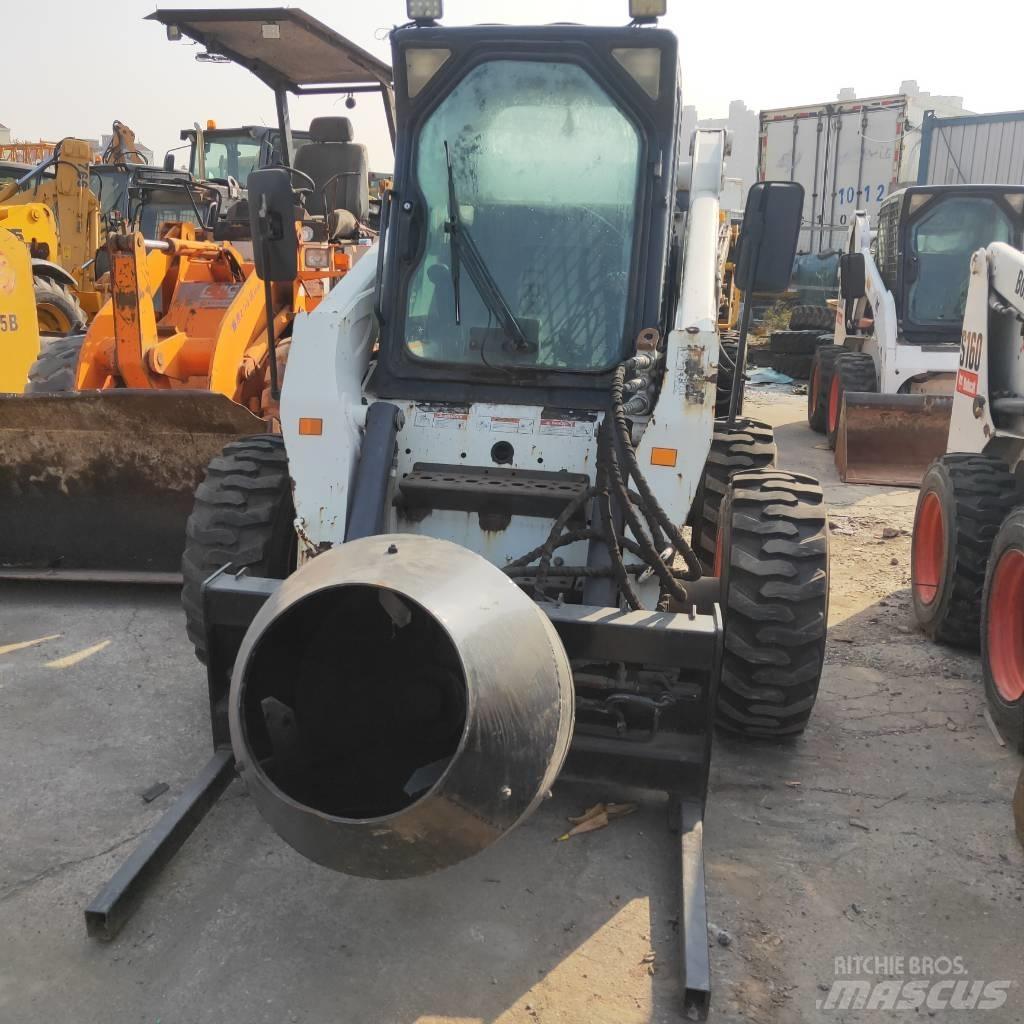 Bobcat S300 Skid steer mini nakladalci