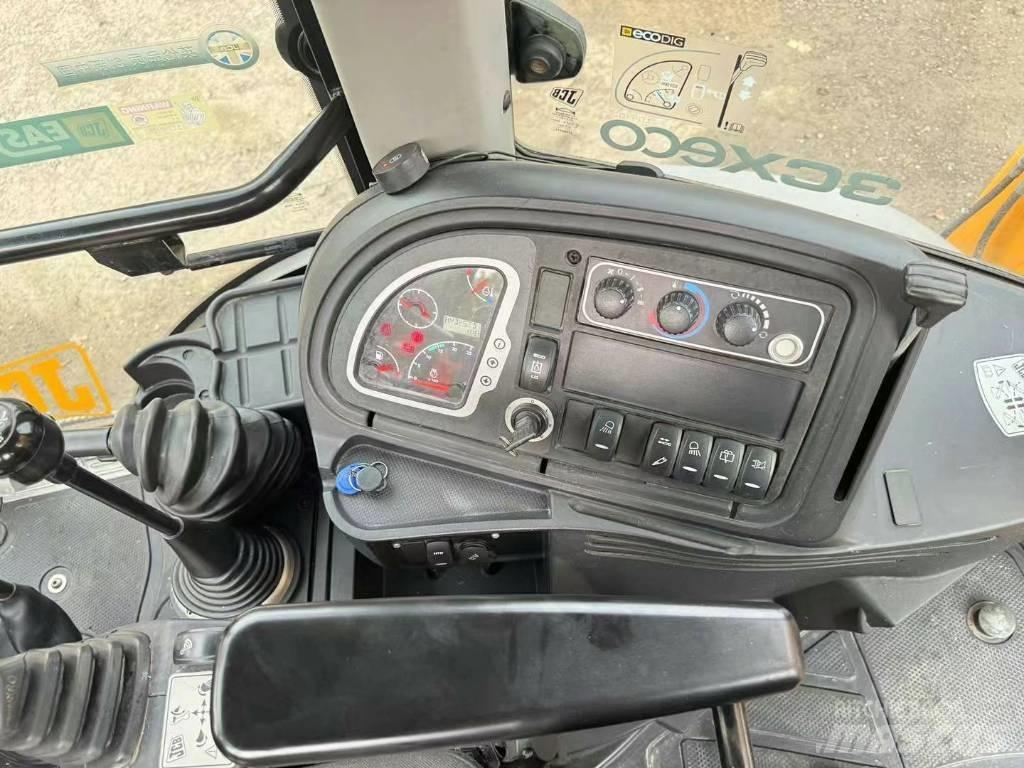JCB 3 CX Bagri na kolesih