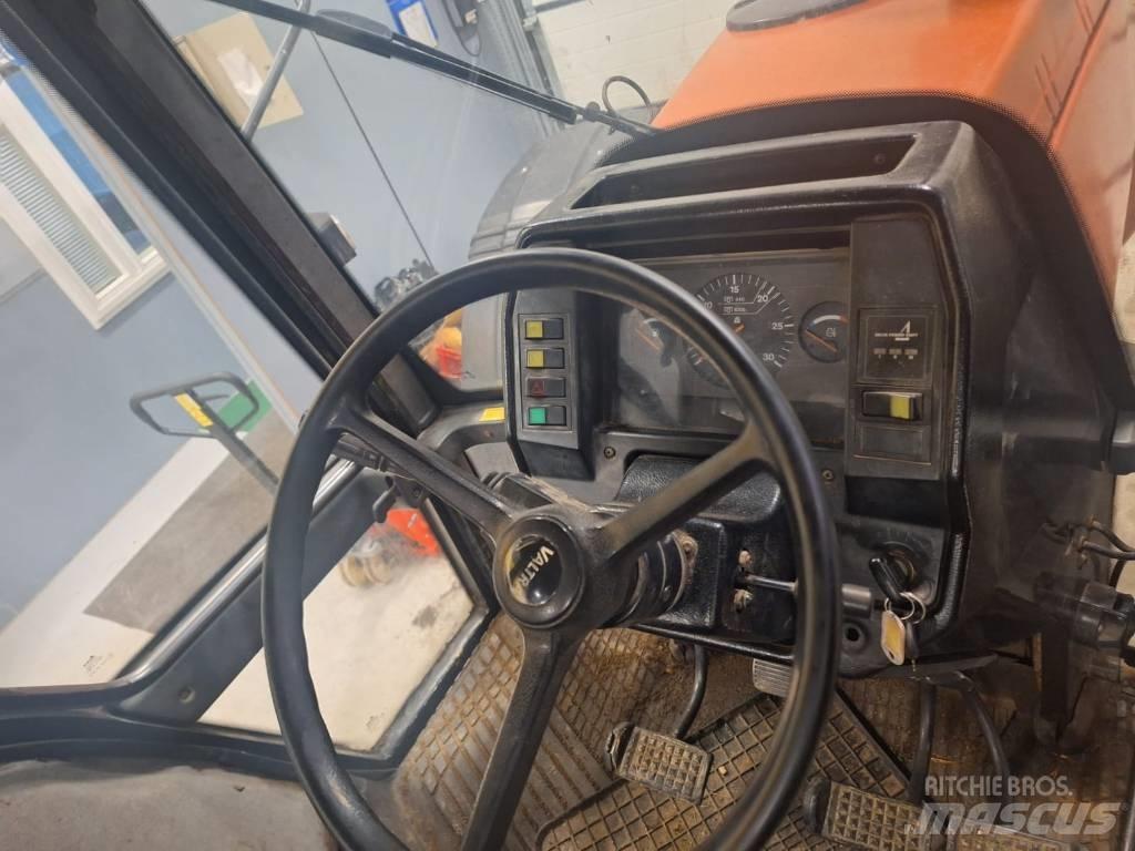 Valtra Valmet 8100E Traktorji