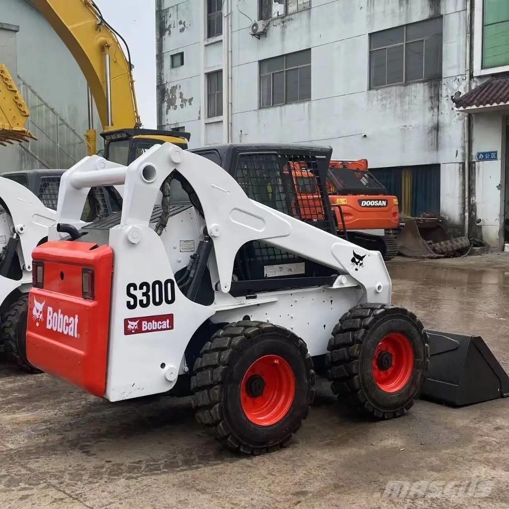 Bobcat S300 Skid steer mini nakladalci