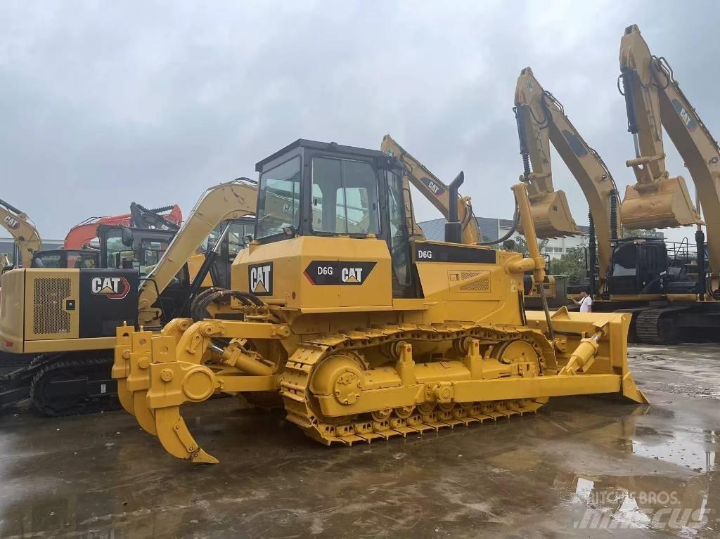 CAT D 6 G Buldožerji goseničarji