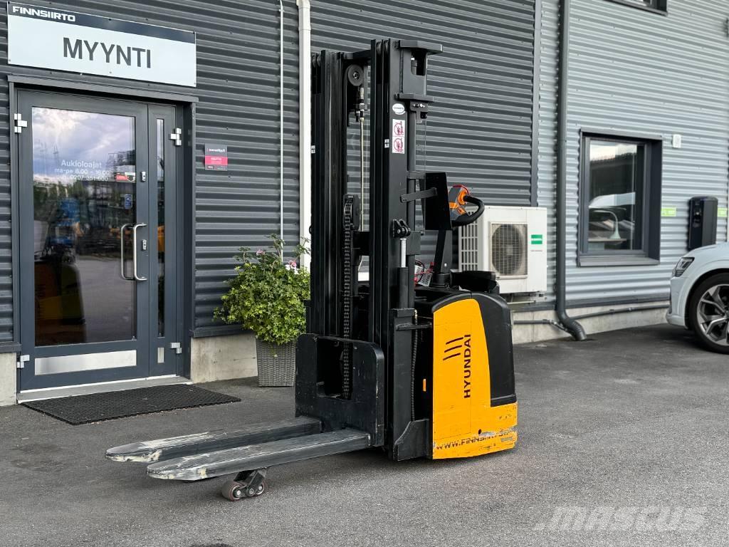 Hyundai 15ESR Samopogonski ročni viličarji