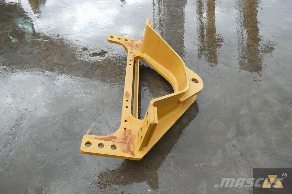 CAT 140M3 Drawbar Transport - drugo