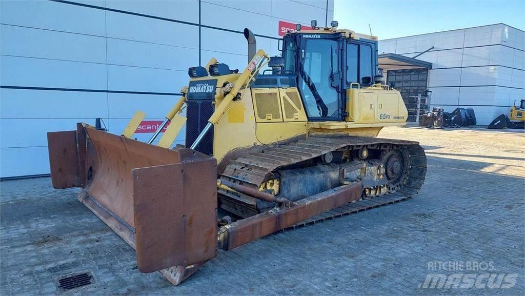 Komatsu D65PX-18 Buldožerji goseničarji