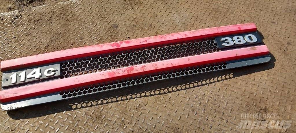 Scania 94 D.   1366189 Radiatorji