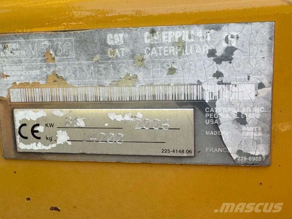 CAT M313C Bagri na kolesih