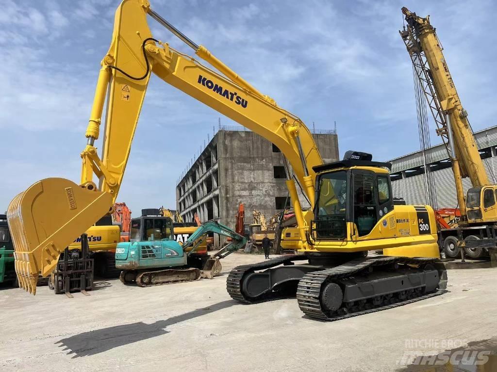 Komatsu PC 300 Bagri goseničarji