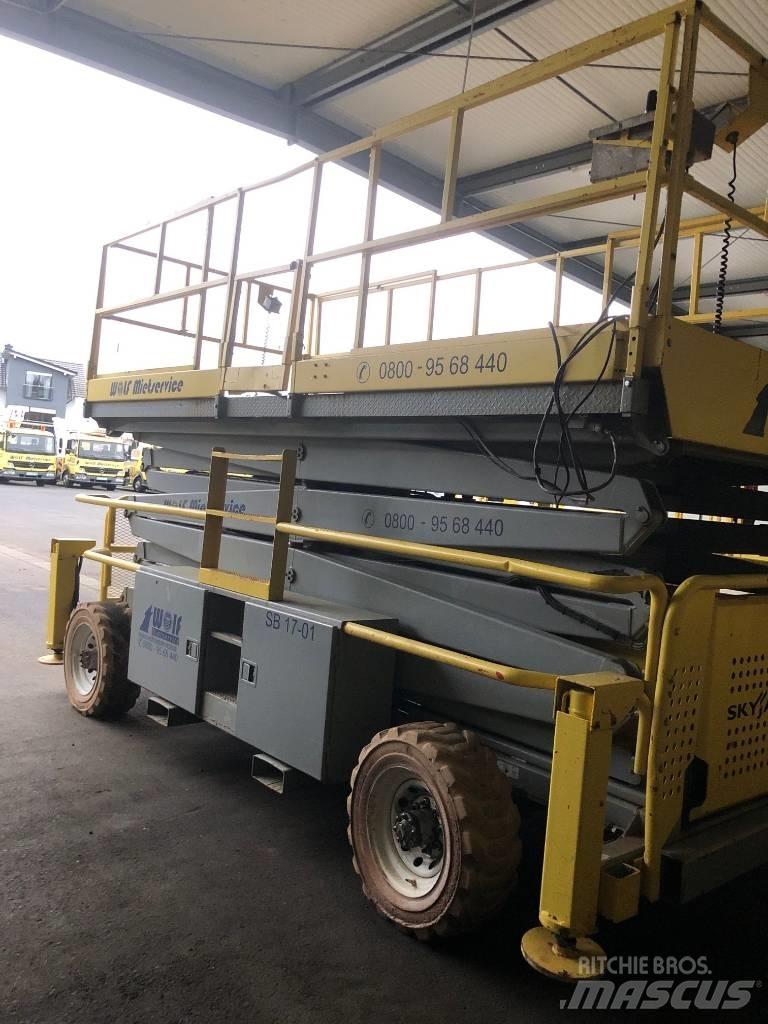 SkyJack SJ 9250 RT Škarjaste dvižne ploščadi