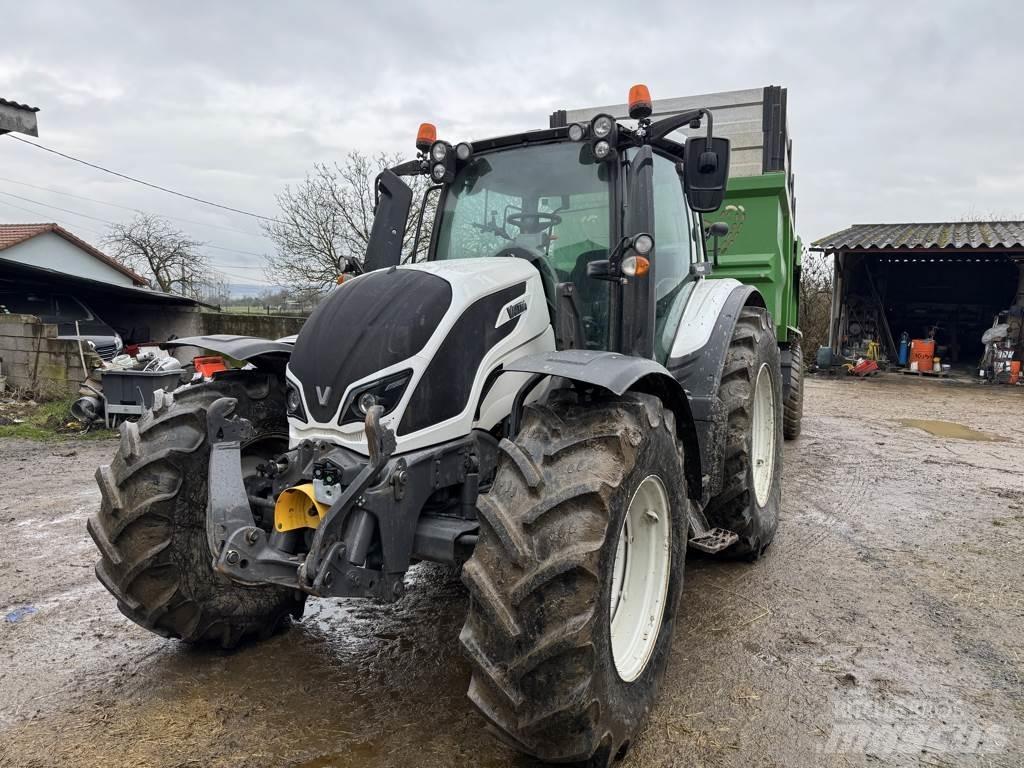 Valtra N174 Traktorji