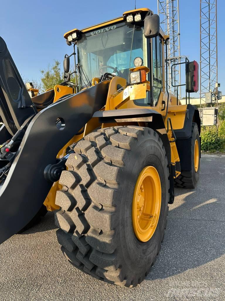 Volvo L120g Kolesni nakladalci