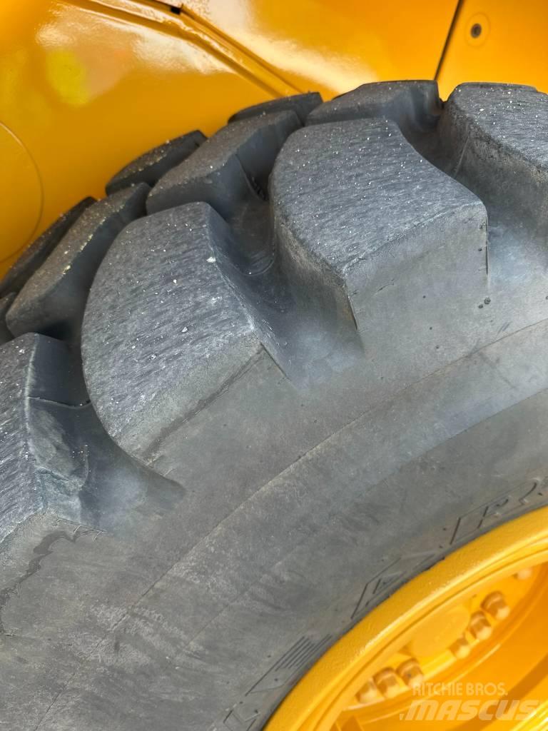 Volvo L120g Kolesni nakladalci