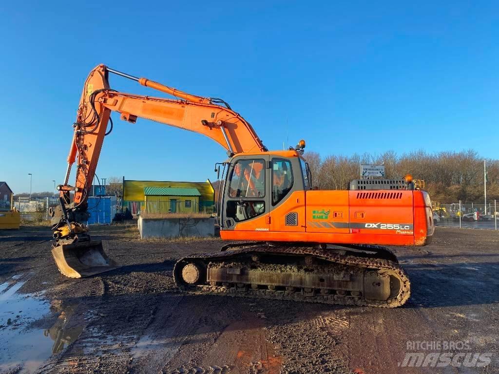 Doosan DX 255 LC Bagri goseničarji