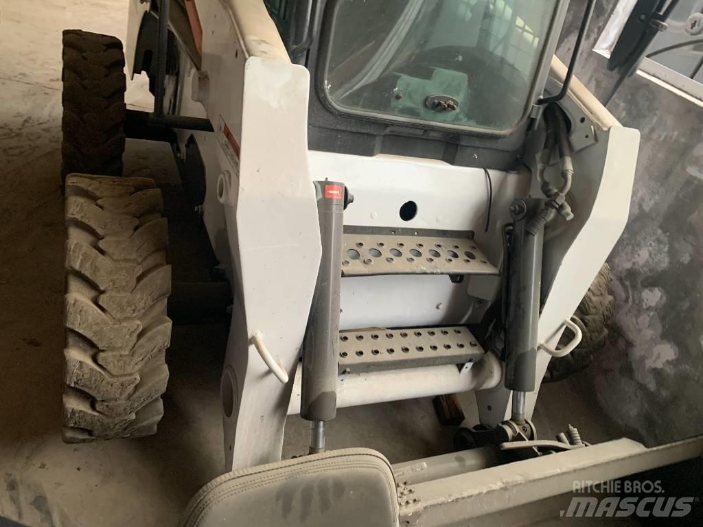 Bobcat S 300 Skid steer mini nakladalci