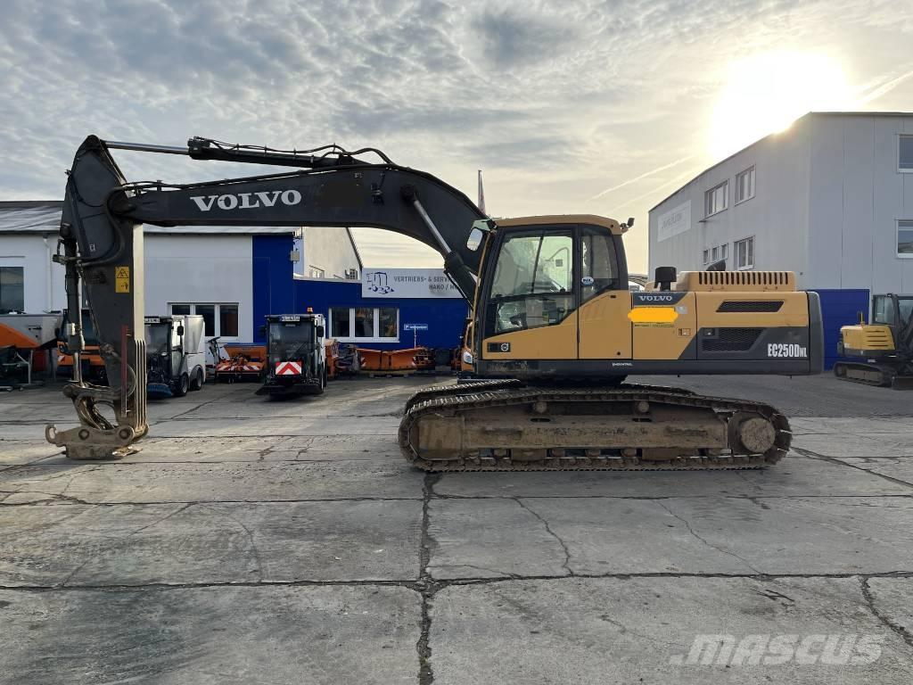 Volvo EC 250 D N L Bagri goseničarji