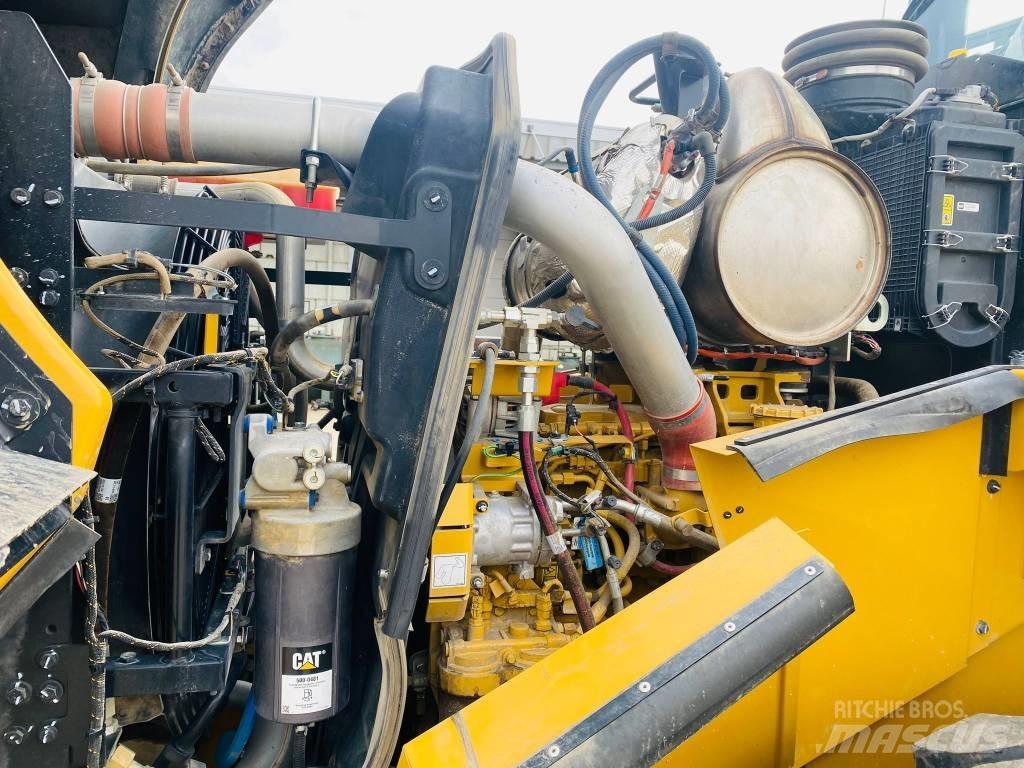 CAT 972 Kolesni nakladalci