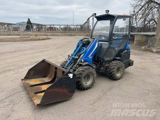 Multione 8.4 S Skid steer mini nakladalci