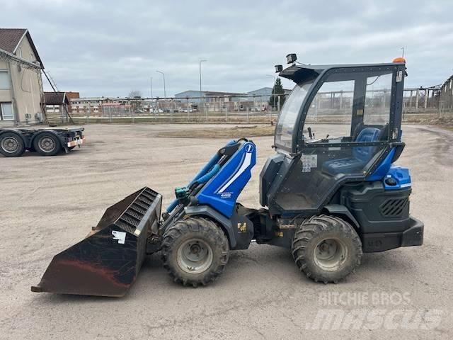 Multione 8.4 S Skid steer mini nakladalci
